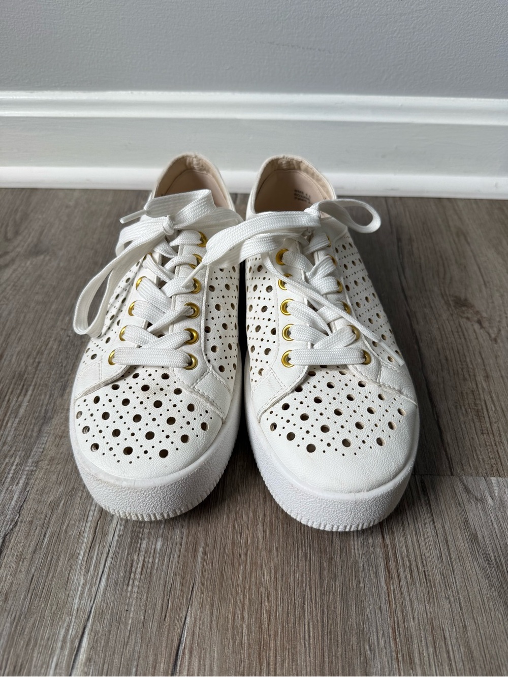 Dolce Vita Roxane Perforated Eyelet Lace Up Platform Sneakers White Size 6.5